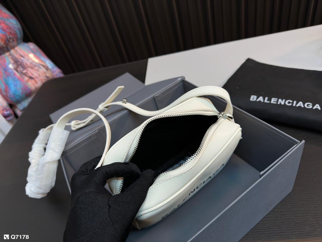 Replica Balenciaga Bag 20*15CM