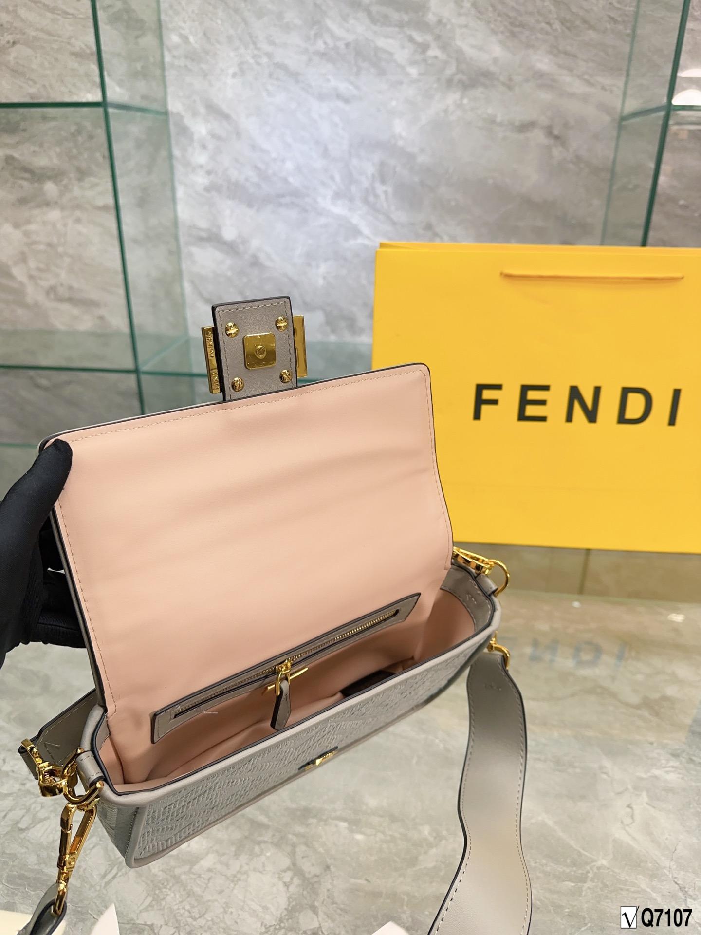 Replica Fendi Bag 25.5*14CM