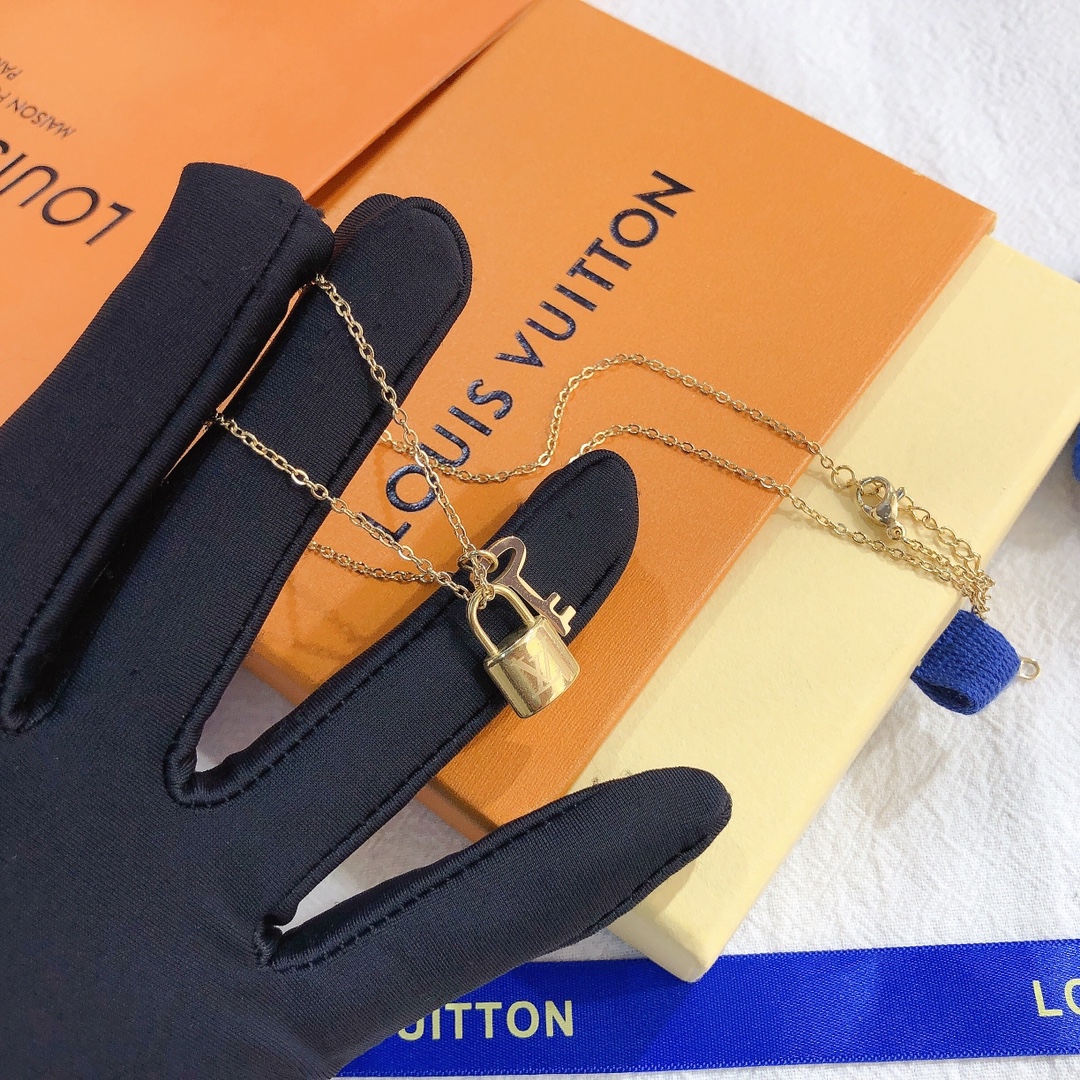 Replica LOUIS VUITTON Necklace