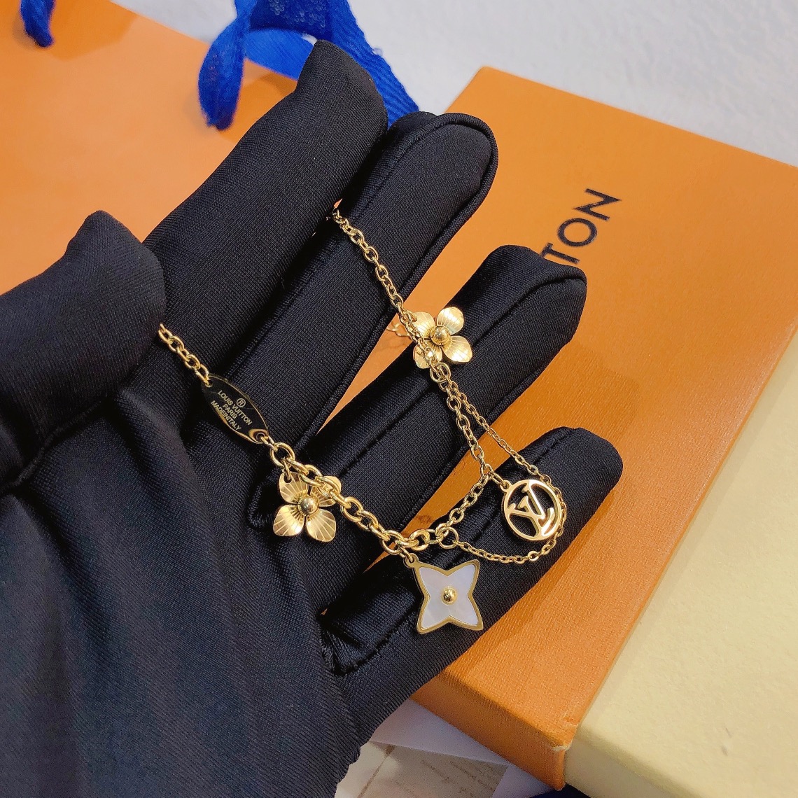 Replica LOUIS VUITTON Bracelet