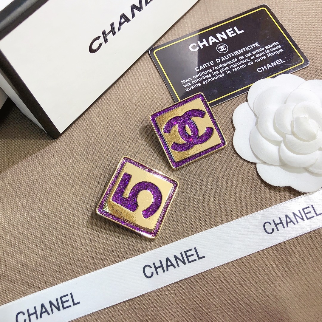 Replica CHANEL Brooch