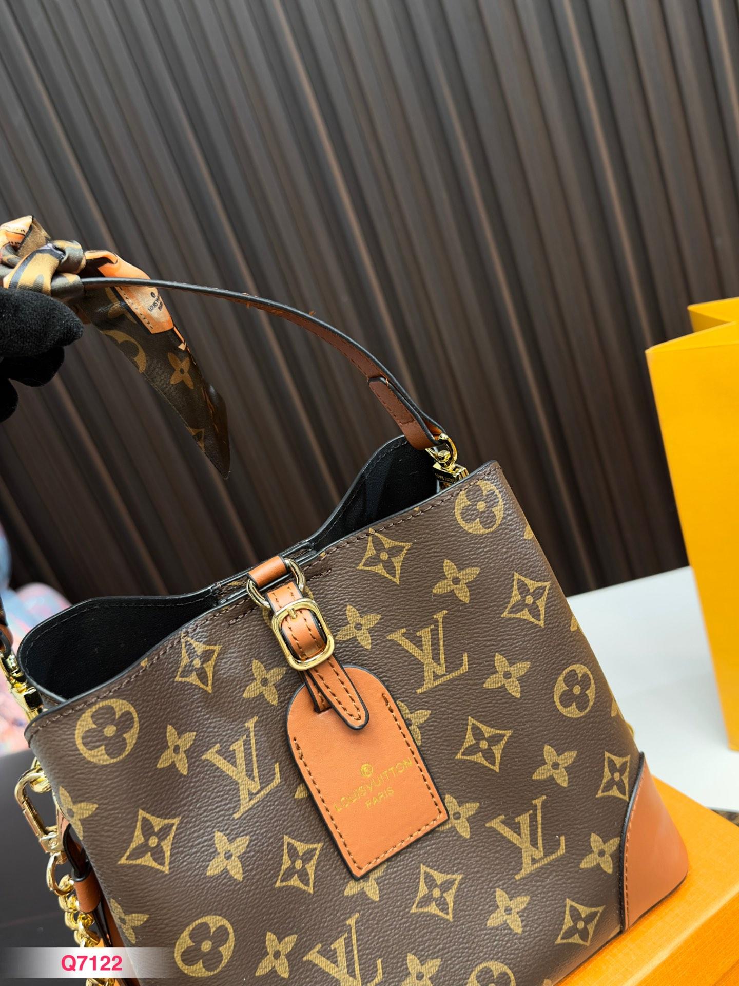 Replica Louis Vuitton Bag 19*20CM