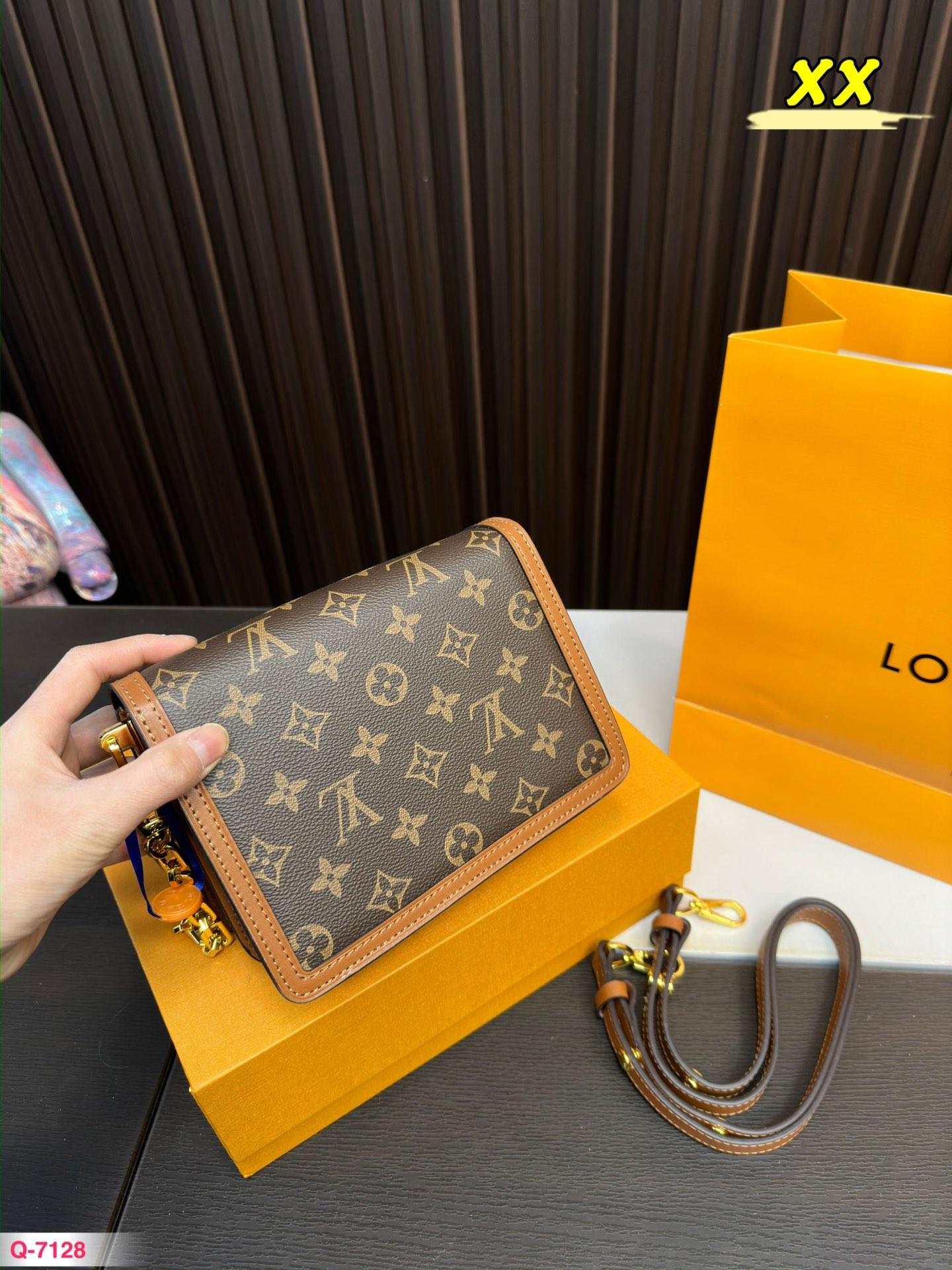 Replica Louis Vuitton Bag 20*18 CM
