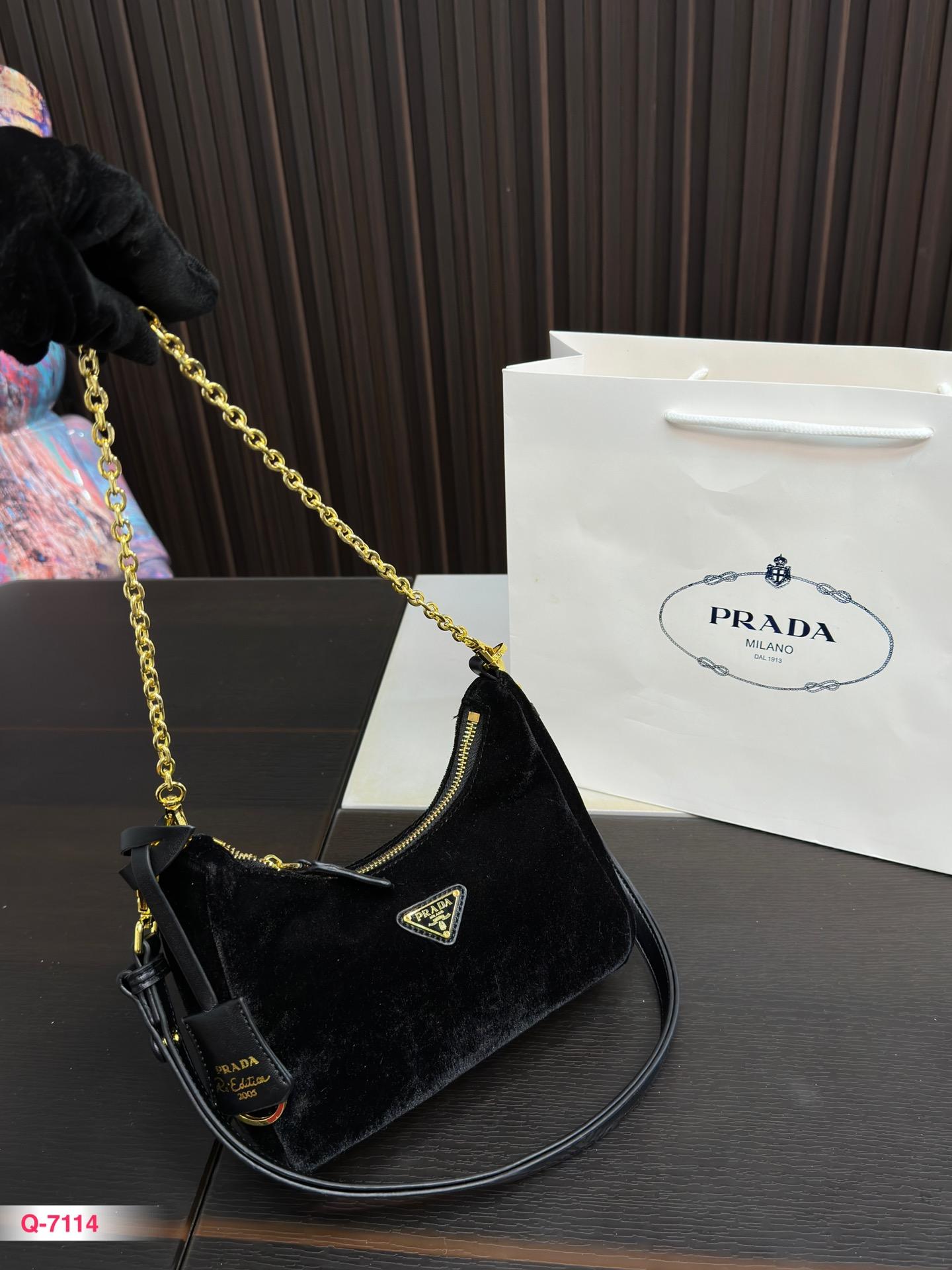 Replica Prada Bag 22*16CM