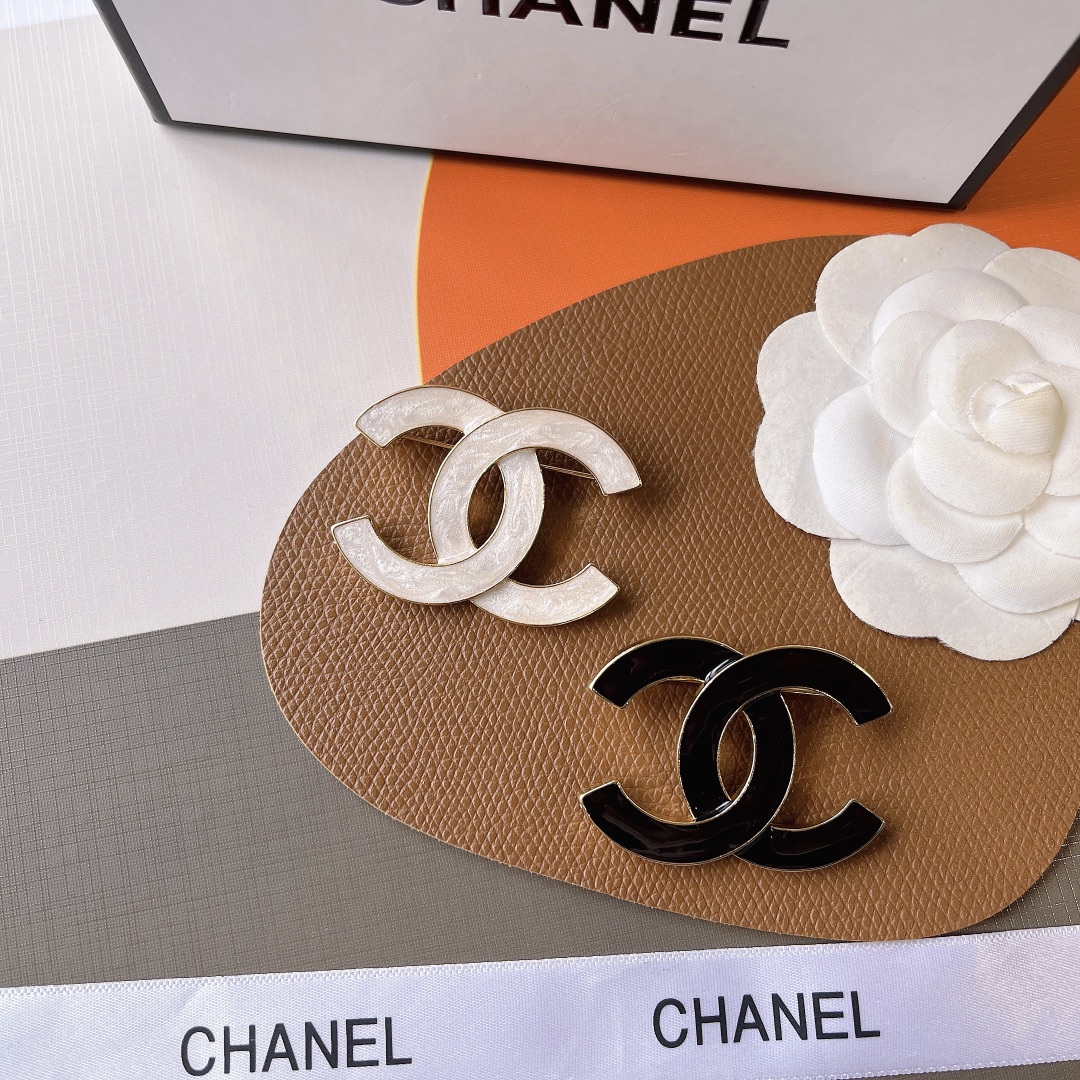 Replica CHANEL Brooch