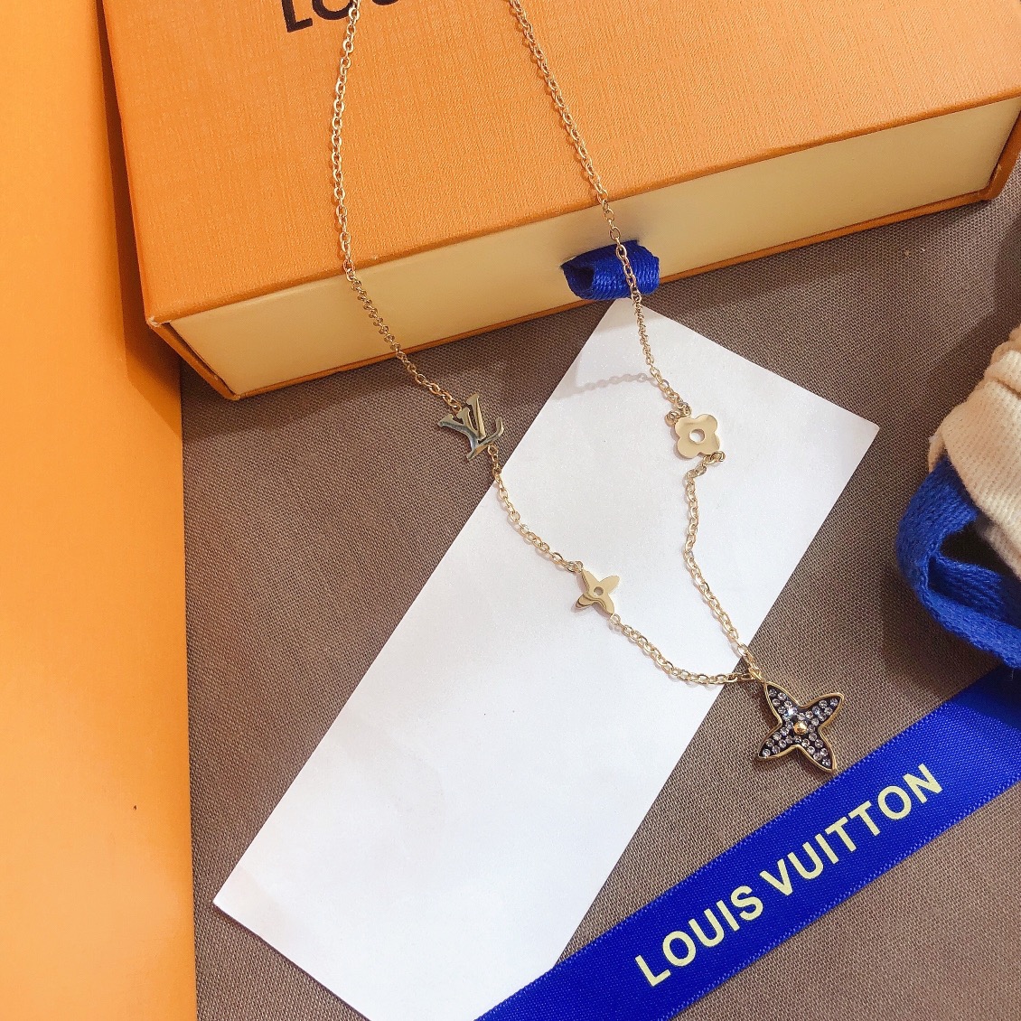 Replica LOUIS VUITTON Necklace