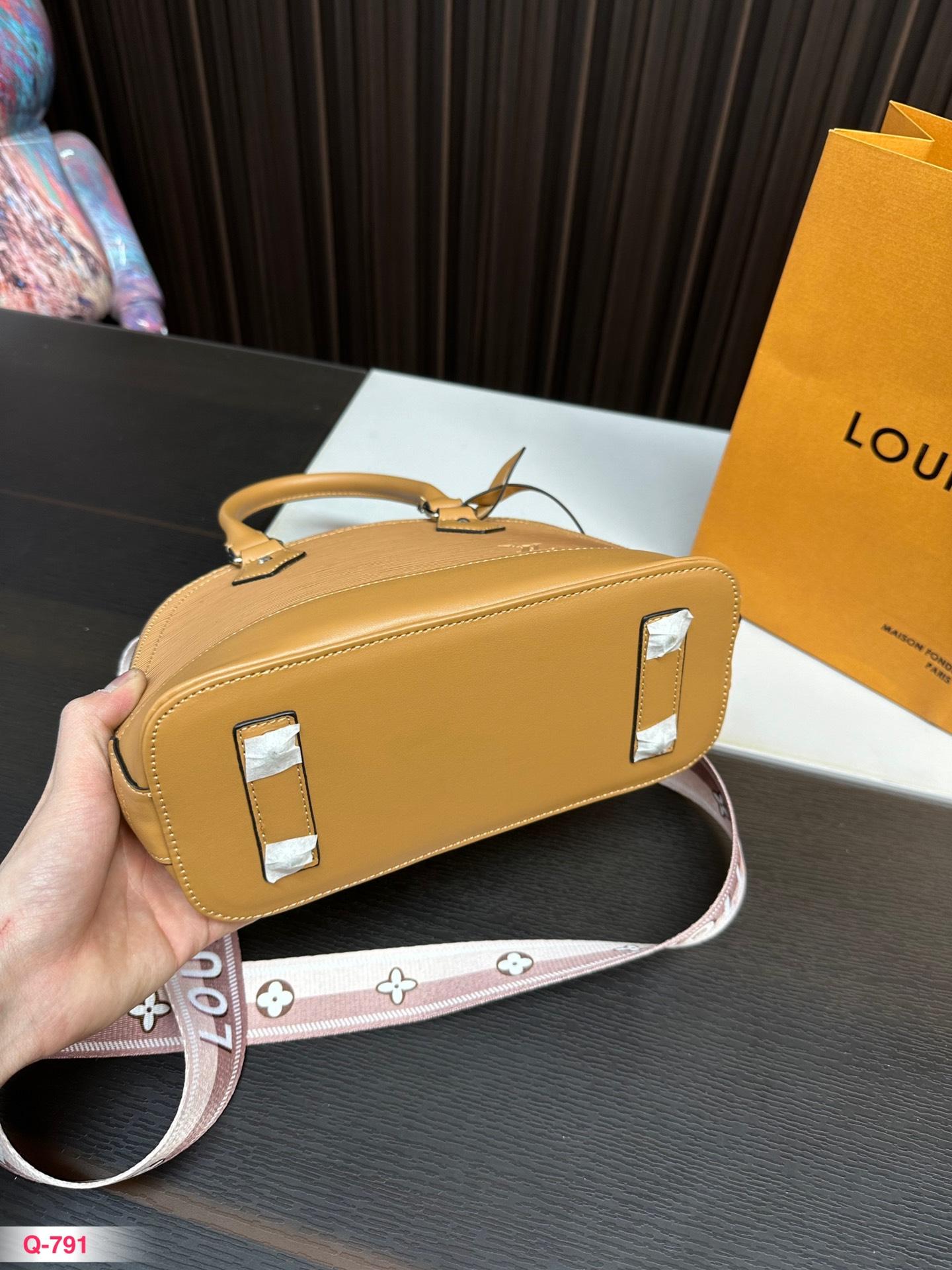 Replica Louis Vuitton Bag 24*18CM