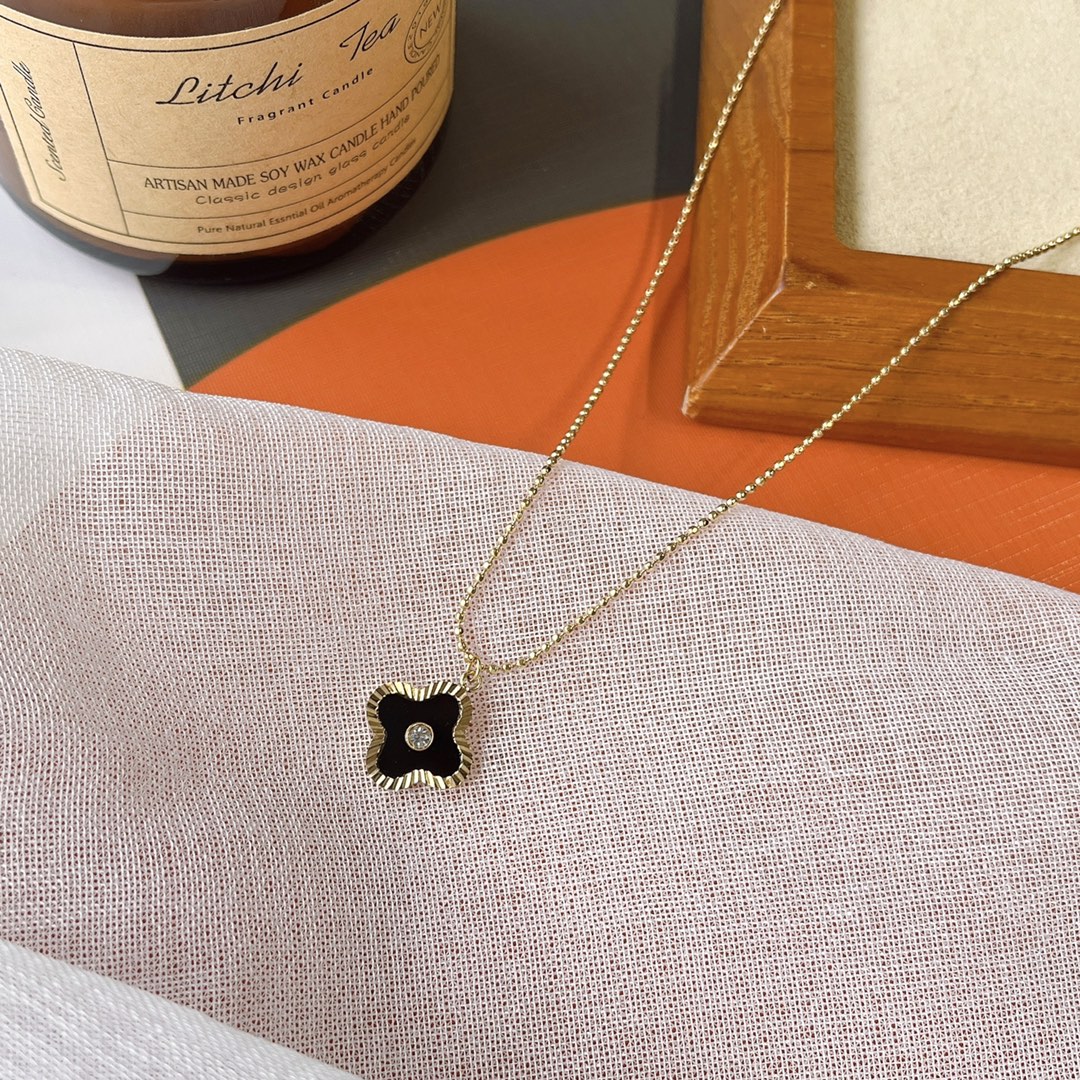 Replica VanCleef Arpels Necklace
