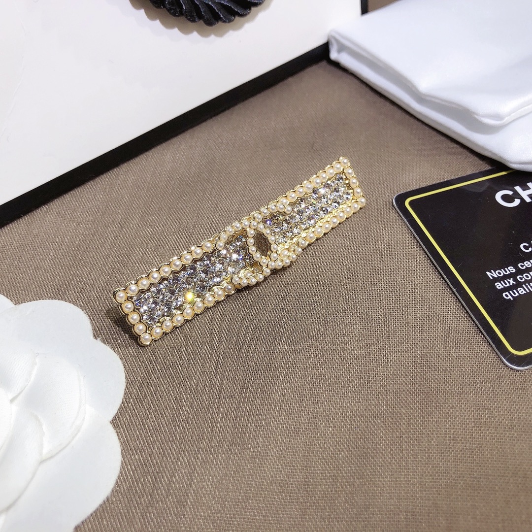 Replica CHANEL Brooch