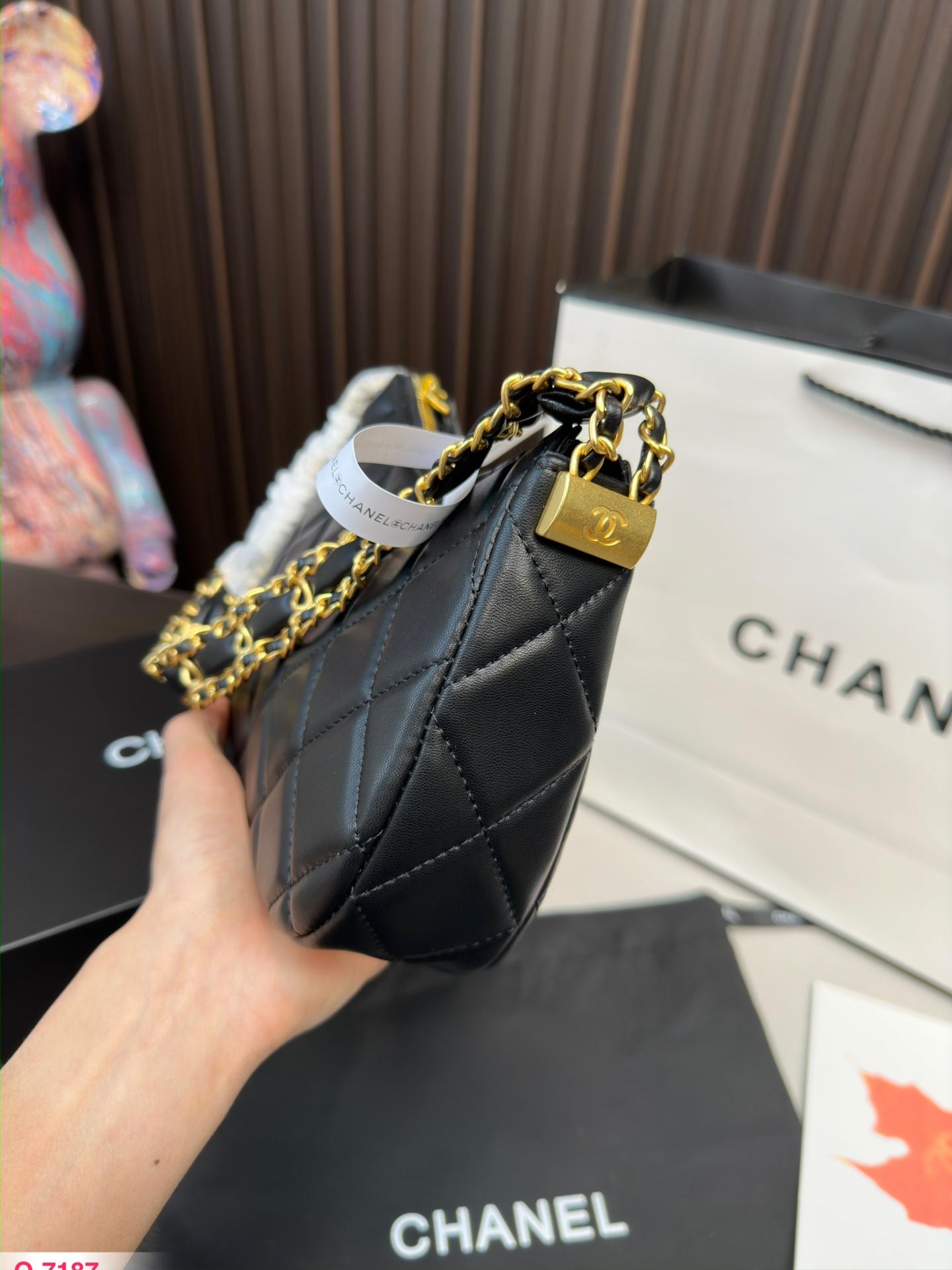 Replica Chanel Bag 13*23CM