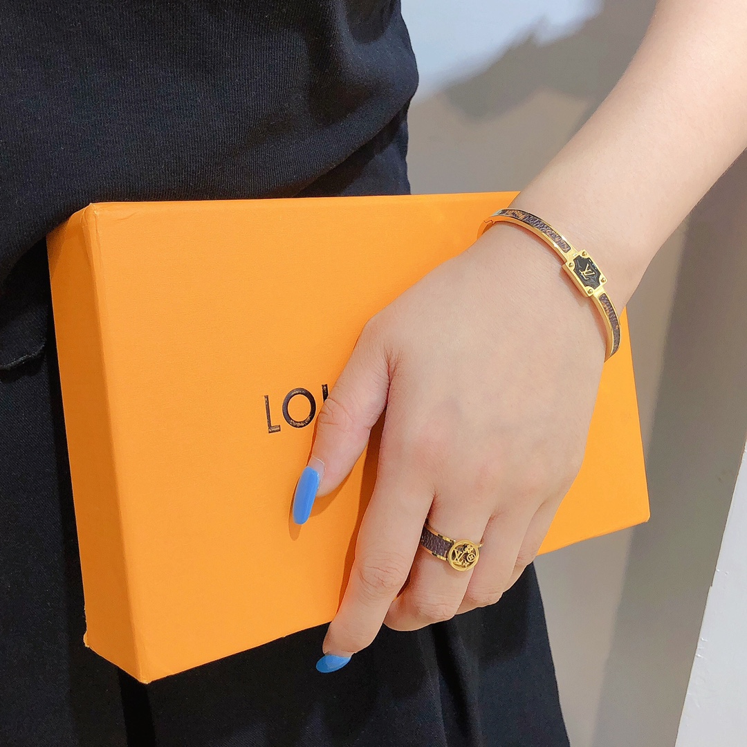 Replica LOUIS VUITTON Bangle