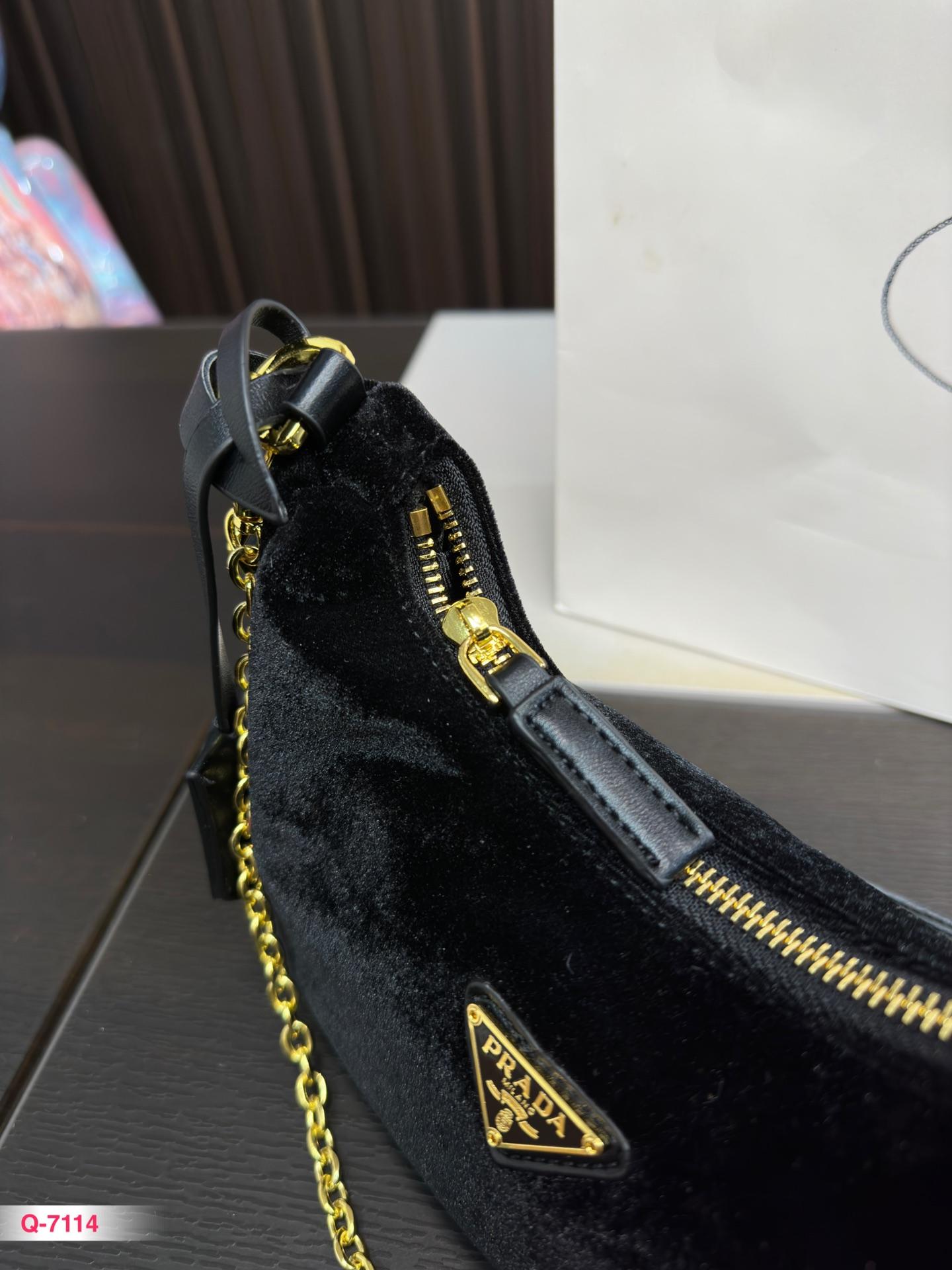 Replica Prada Bag 22*16CM