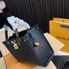 Replica Louis Vuitton Bag 23*18CM