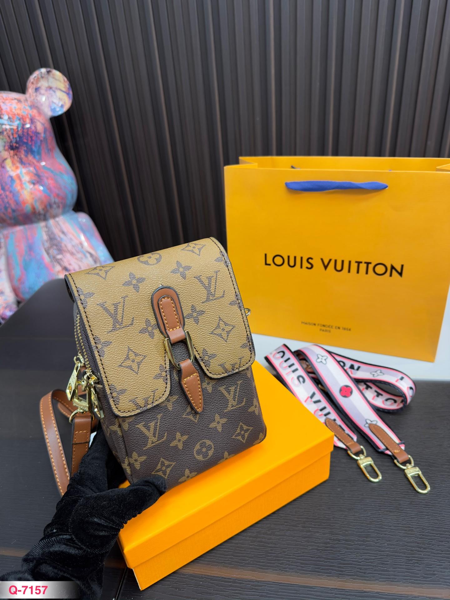 Replica Louis Vuitton Bag 20*13CM