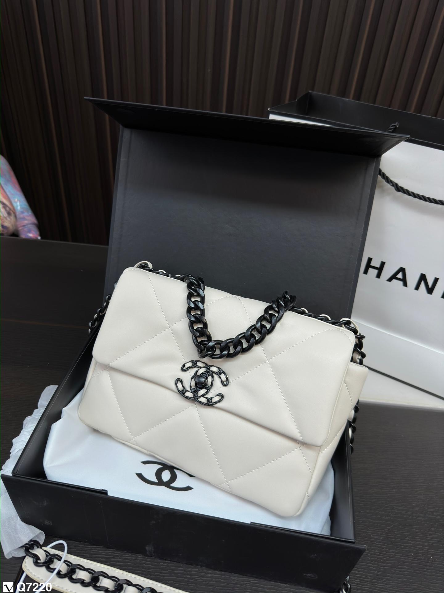 Replica Chanel Bag 17*25CM
