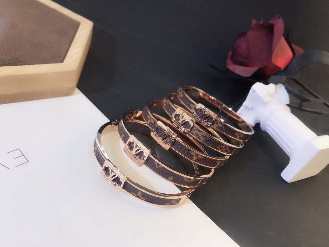 Replica LOUIS VUITTON Bangle