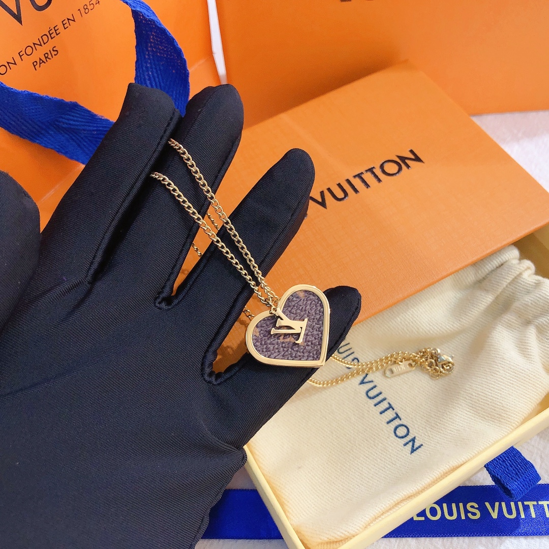 Replica LOUIS VUITTON Necklace