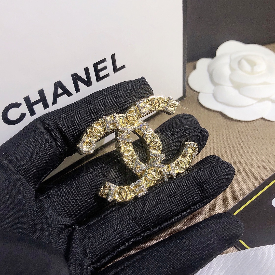 Replica CHANEL Brooch