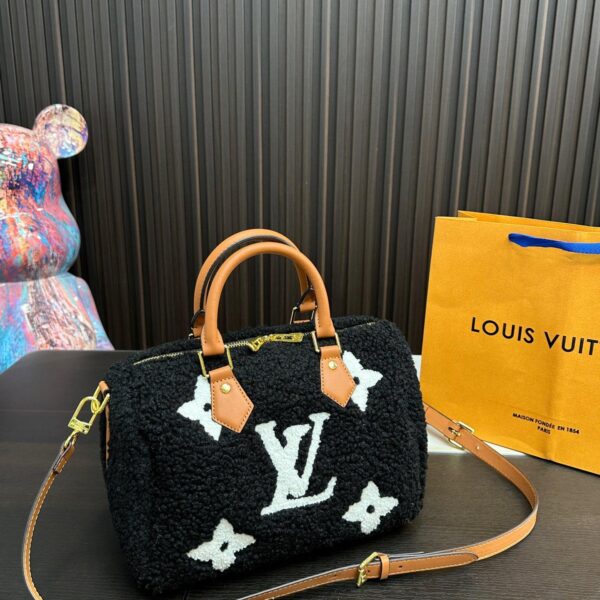 Replica Louis Vuitton Bag 26*18CM