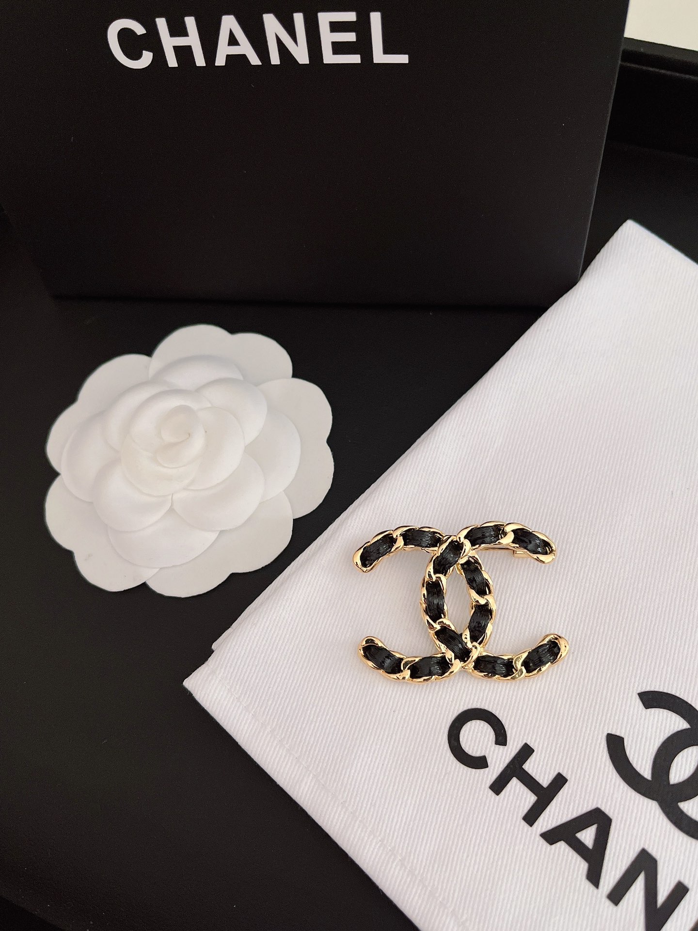 Replica CHANEL Brooch