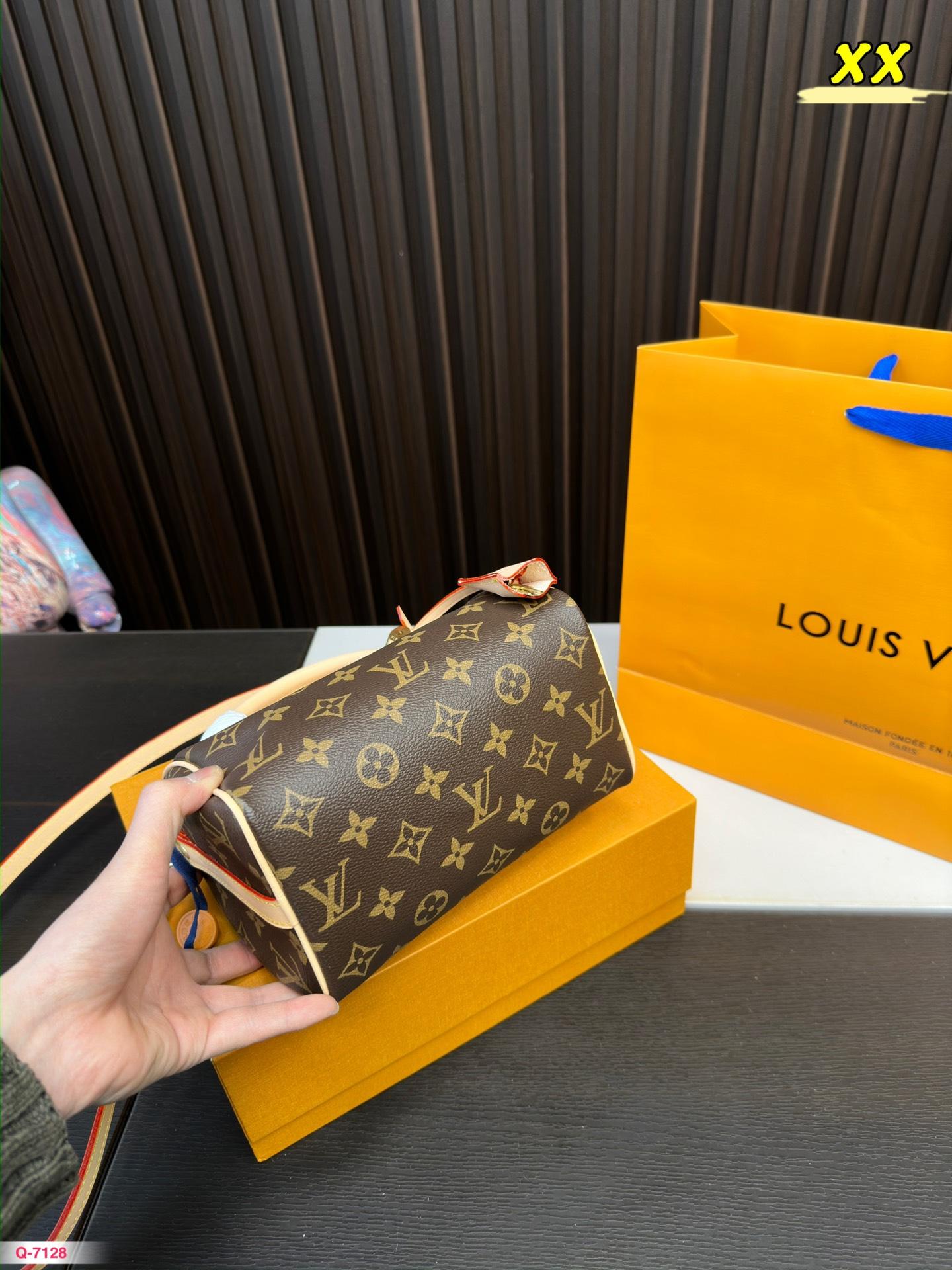Replica Louis Vuitton Bag 14*20CM