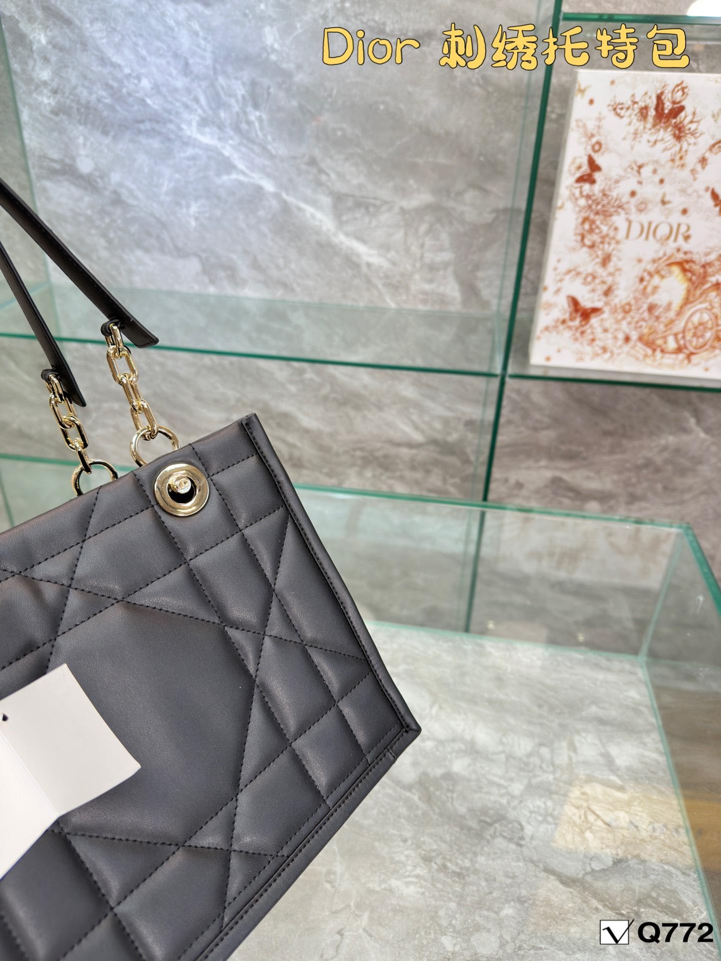 Replica Dior Bag  36*28CM/27*22CM