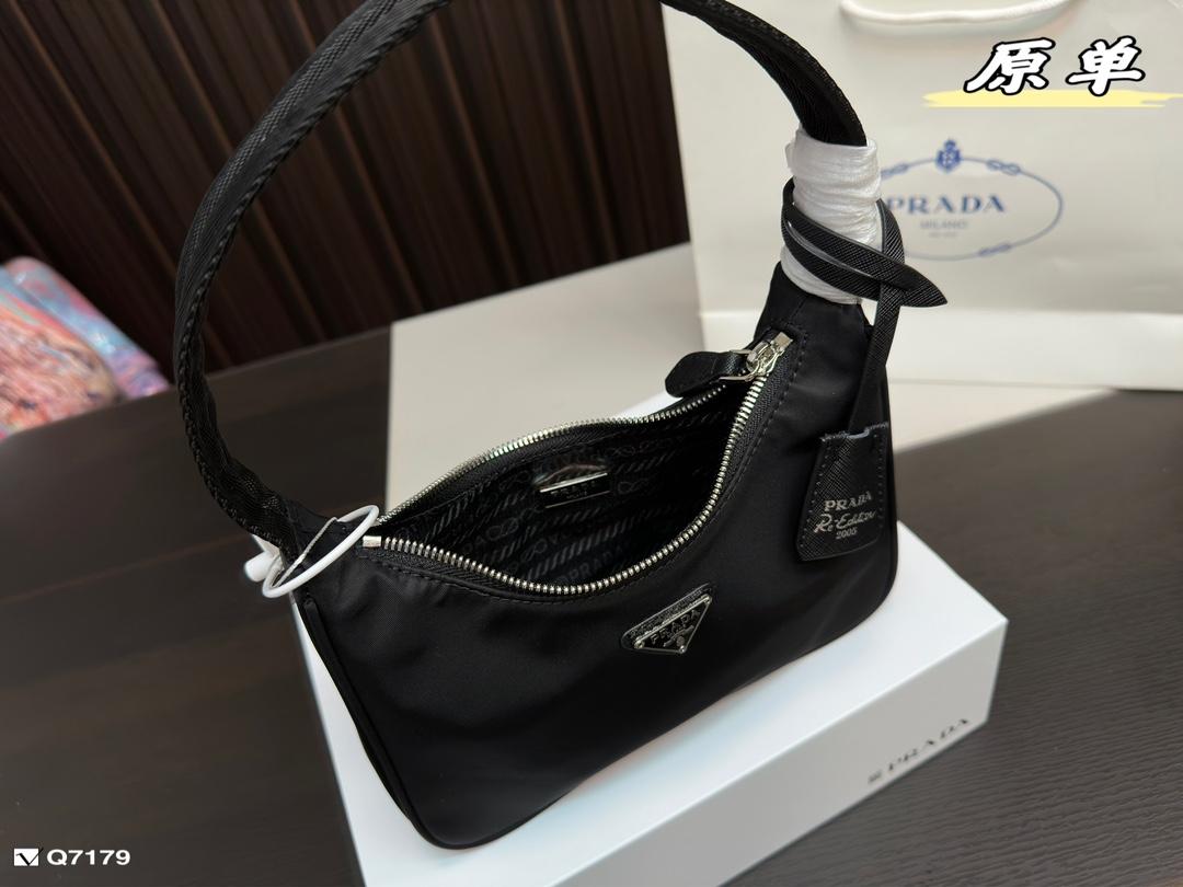 Replica Prada Bag 11*21CM
