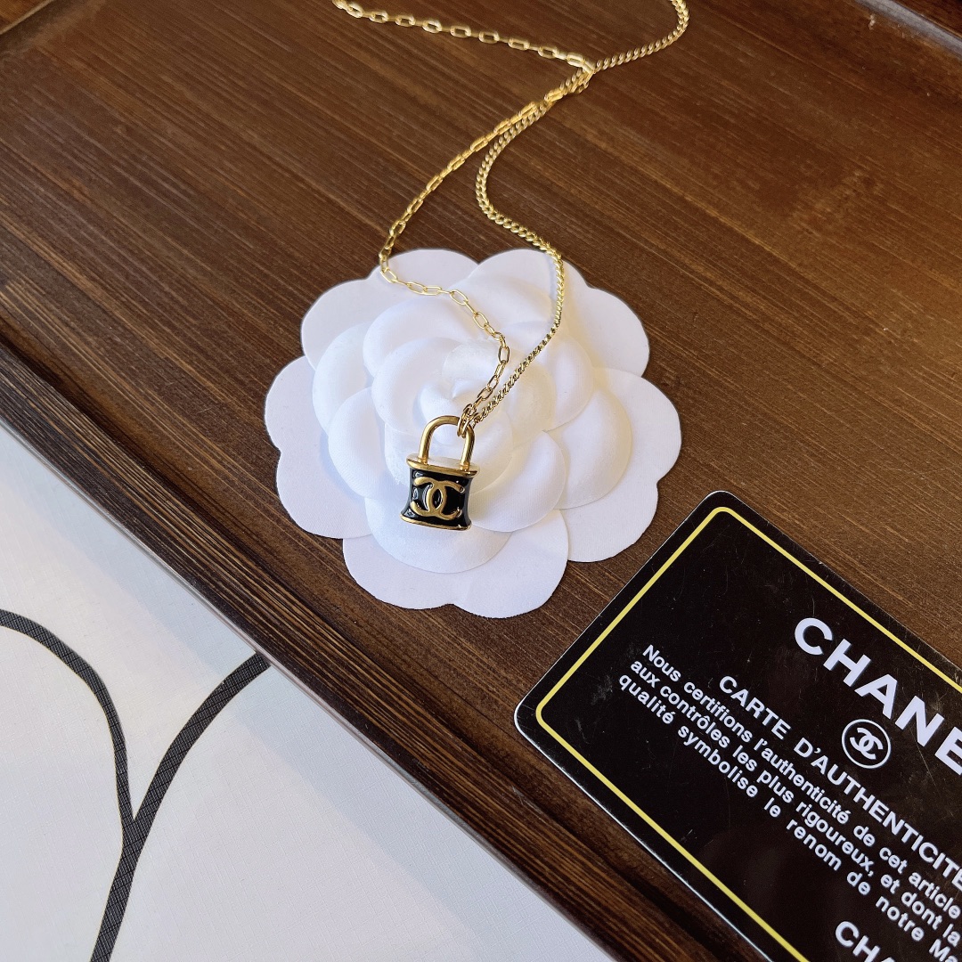 Replica CHANEL Necklace
