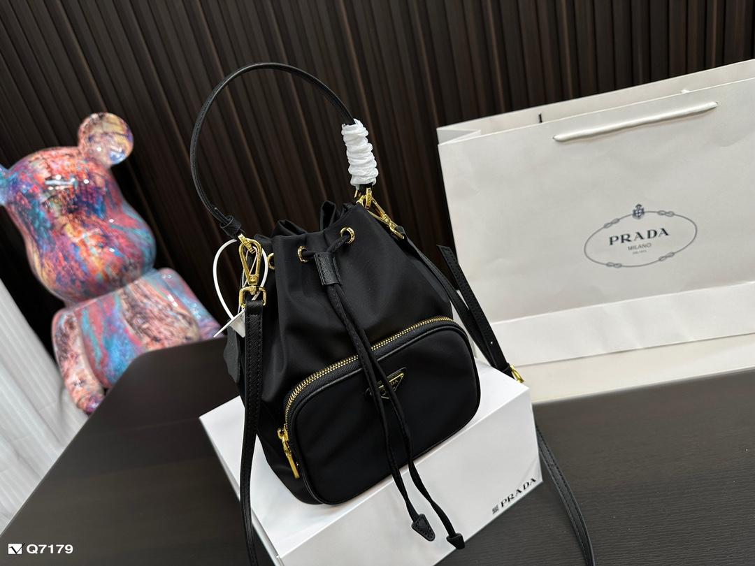 Replica Prada Bag 18*22CM