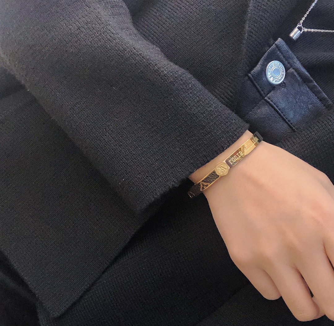 Replica LOUIS VUITTON Bangle