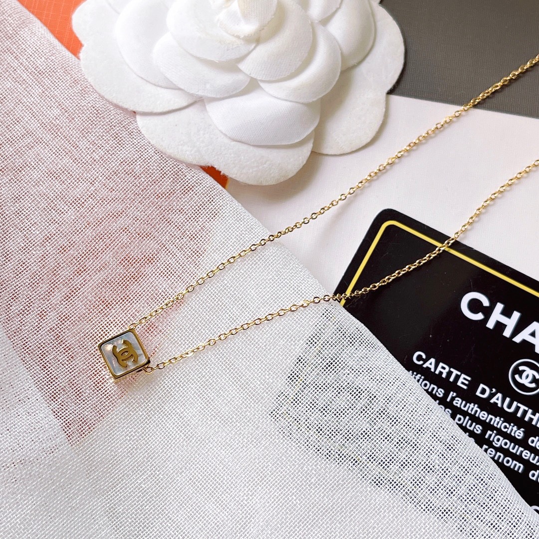 Replica CHANEL Necklace