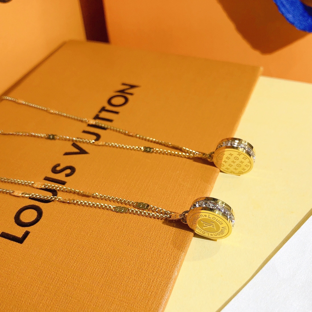 Replica LOUIS VUITTON Necklace