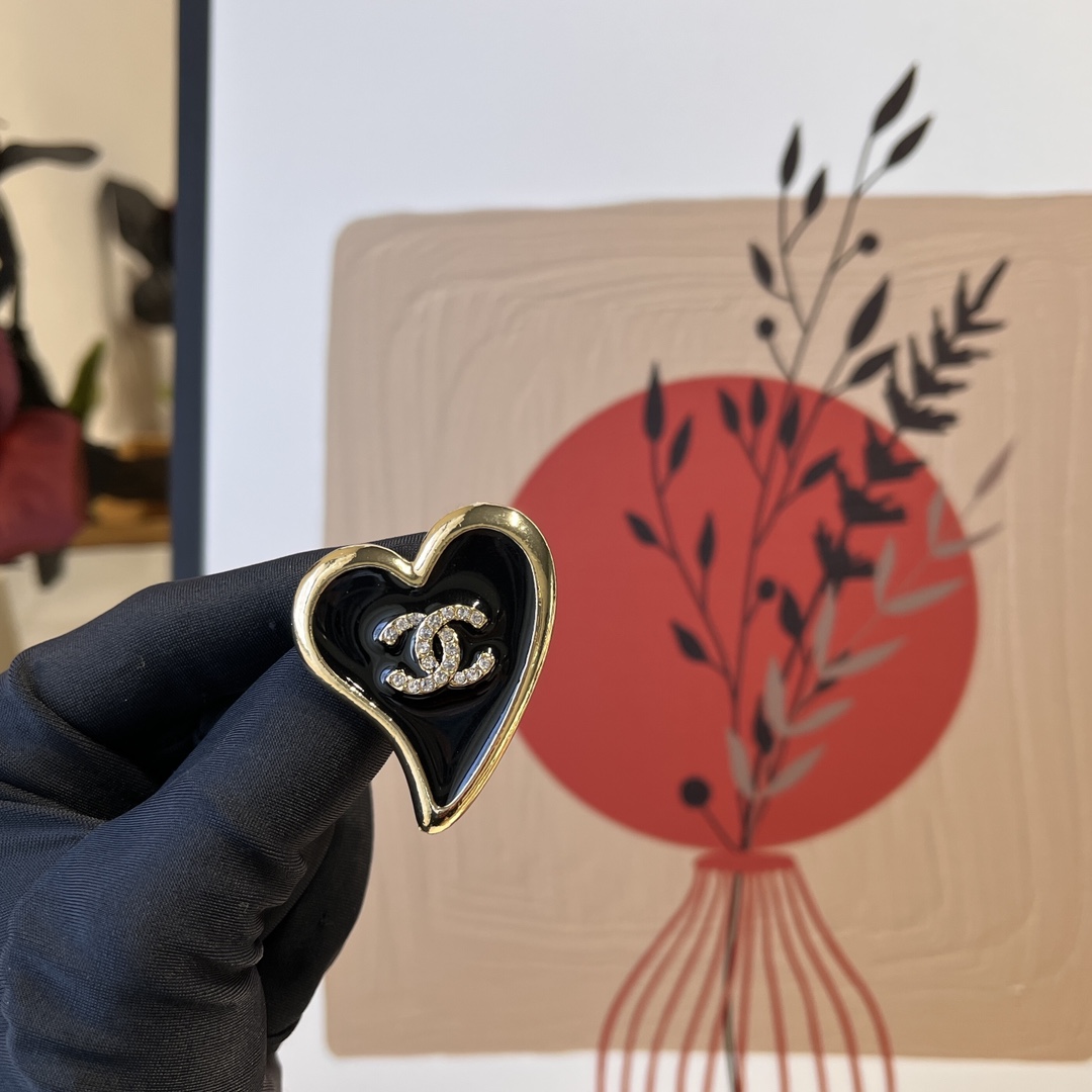 Replica CHANEL Brooch