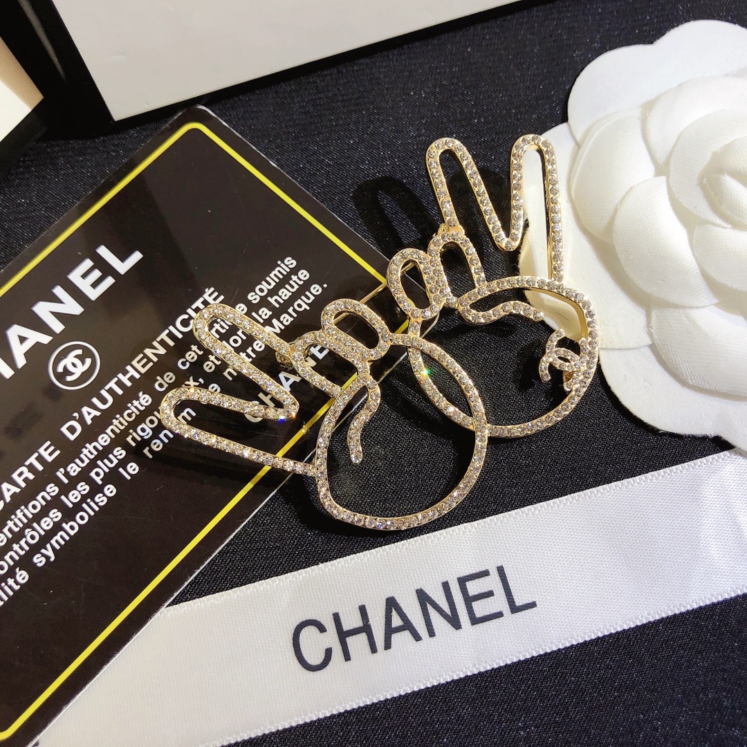 Replica CHANEL Brooch