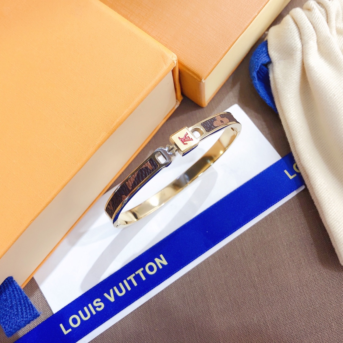 Replica LOUIS VUITTON Bangle