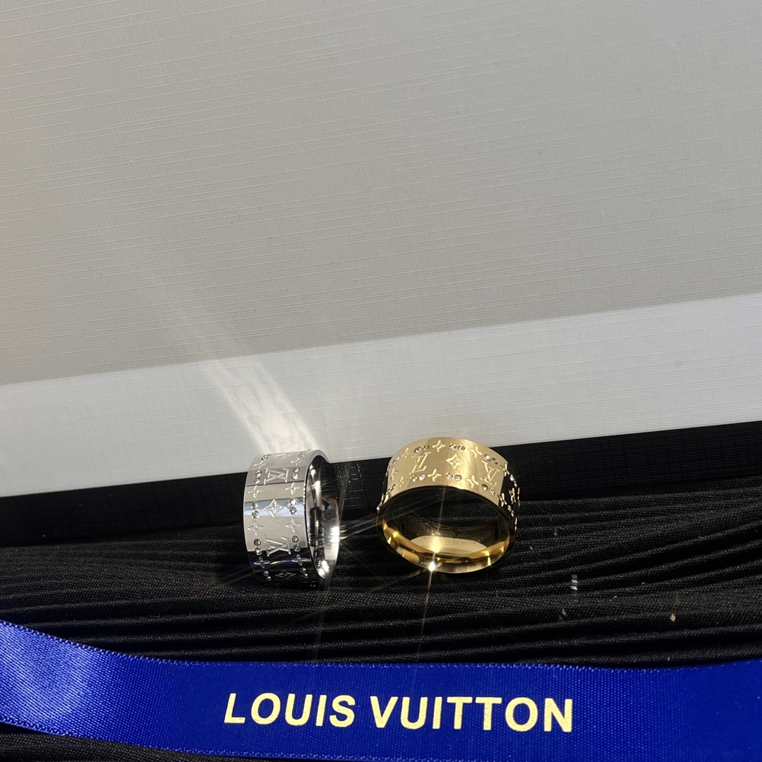 Replica LOUIS VUITTON Ring