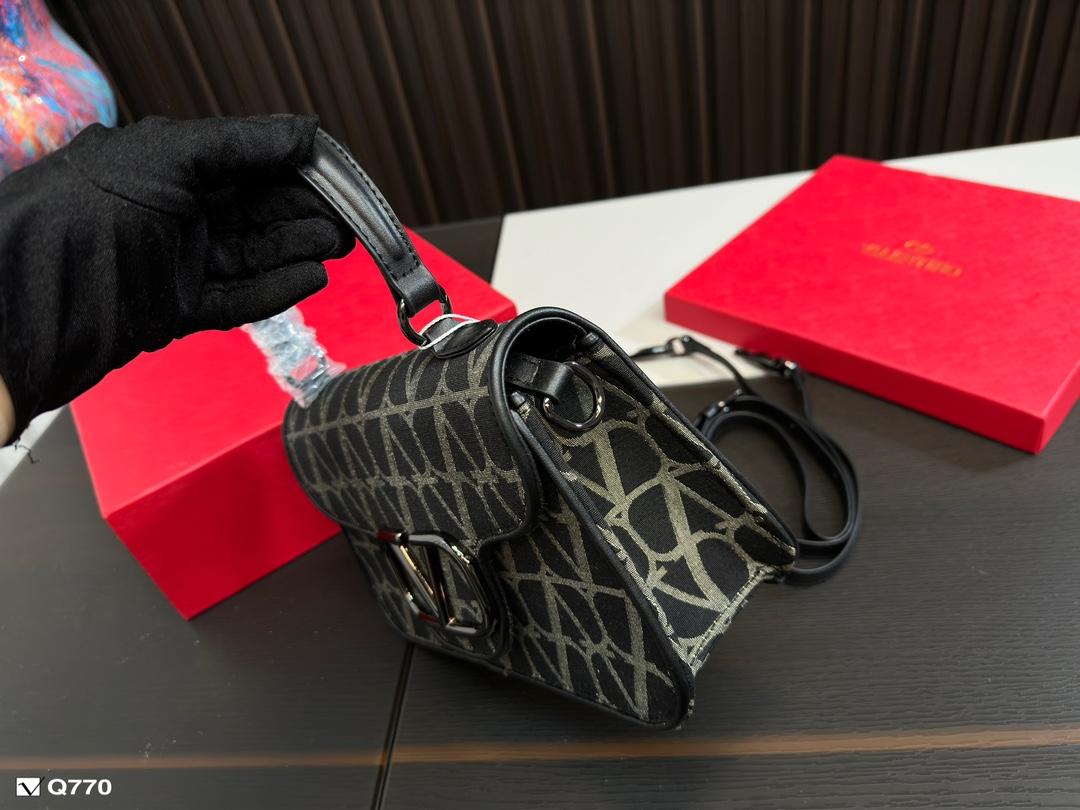 Replica Valentino Bag 26*16CM