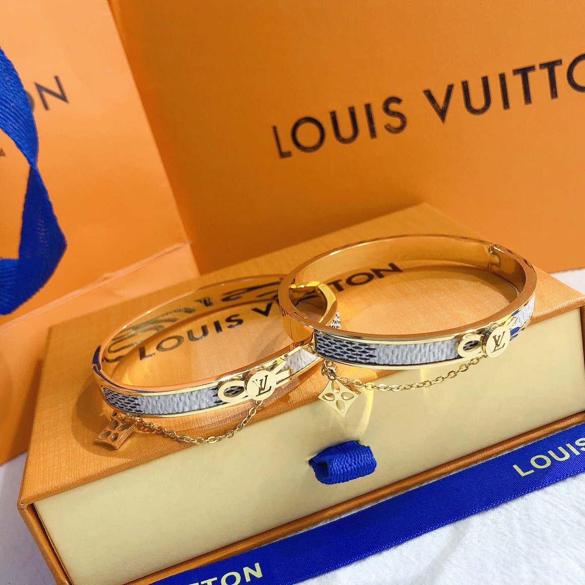 Replica LOUIS VUITTON Bangle