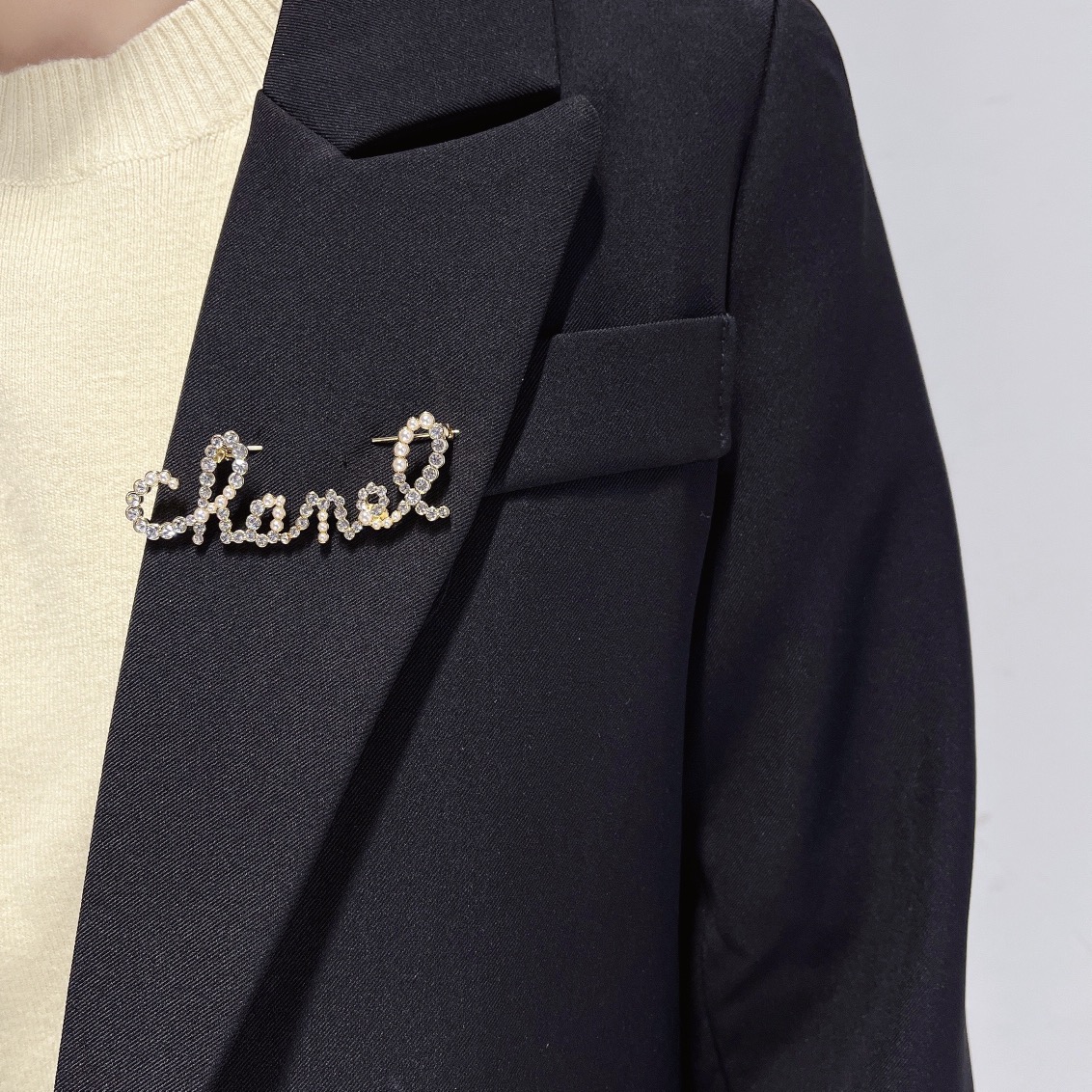 Replica CHANEL Brooch