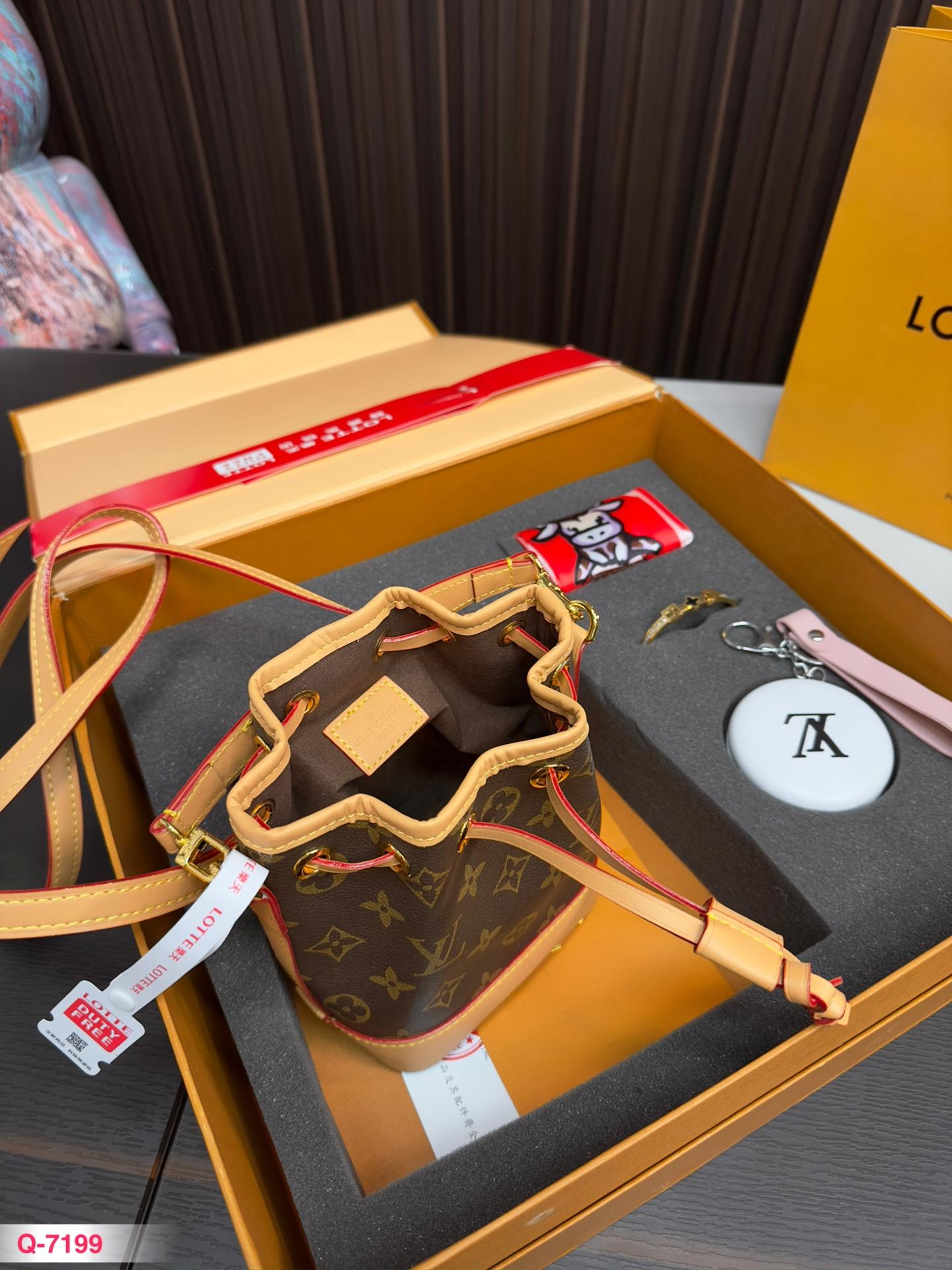 Replica Louis Vuitton Bag set 13*16CM