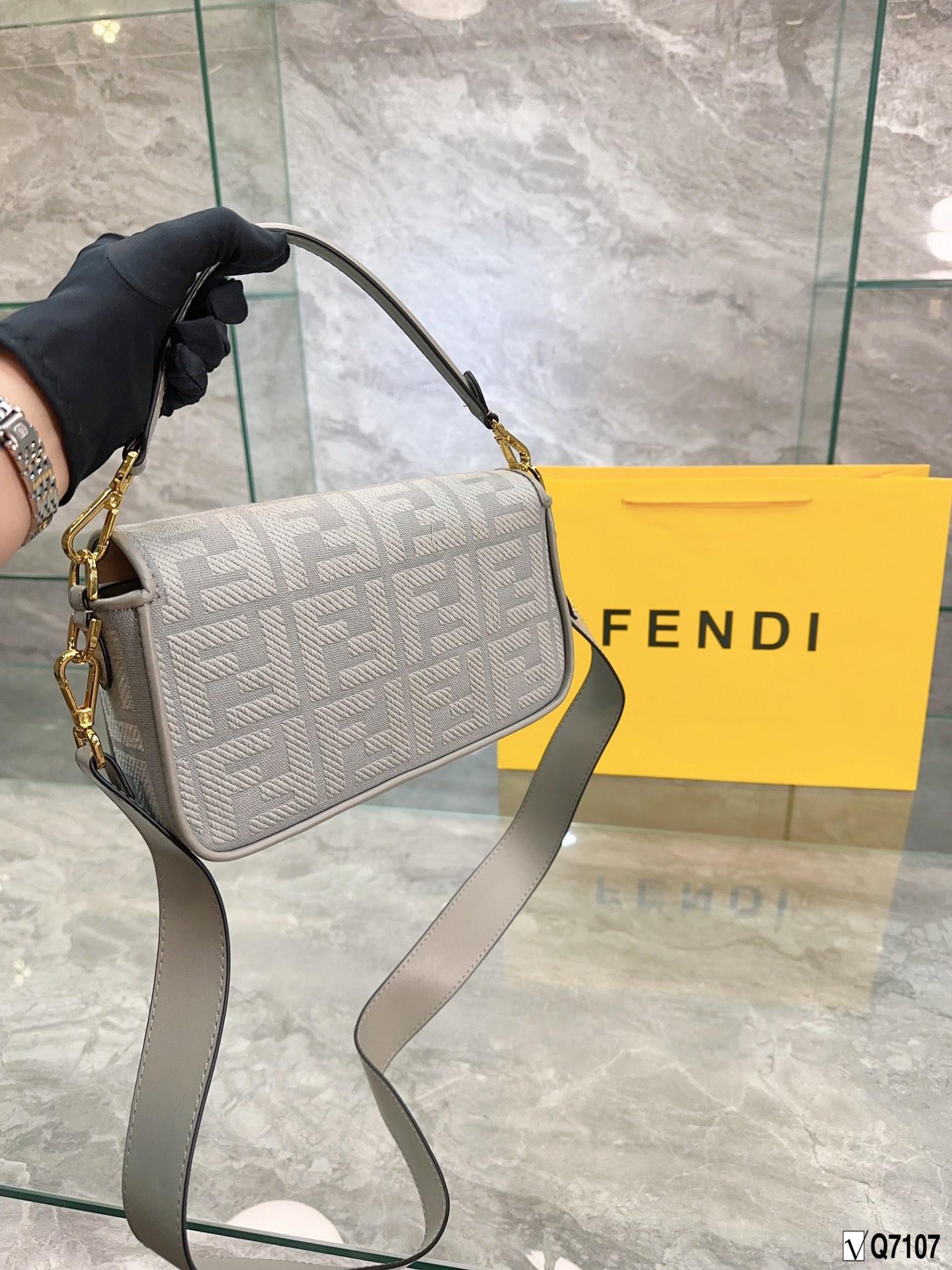 Replica Fendi Bag 25.5*14CM