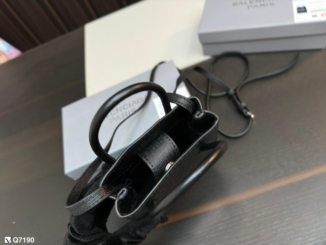 Replica Balenciaga Bag 11*17CM