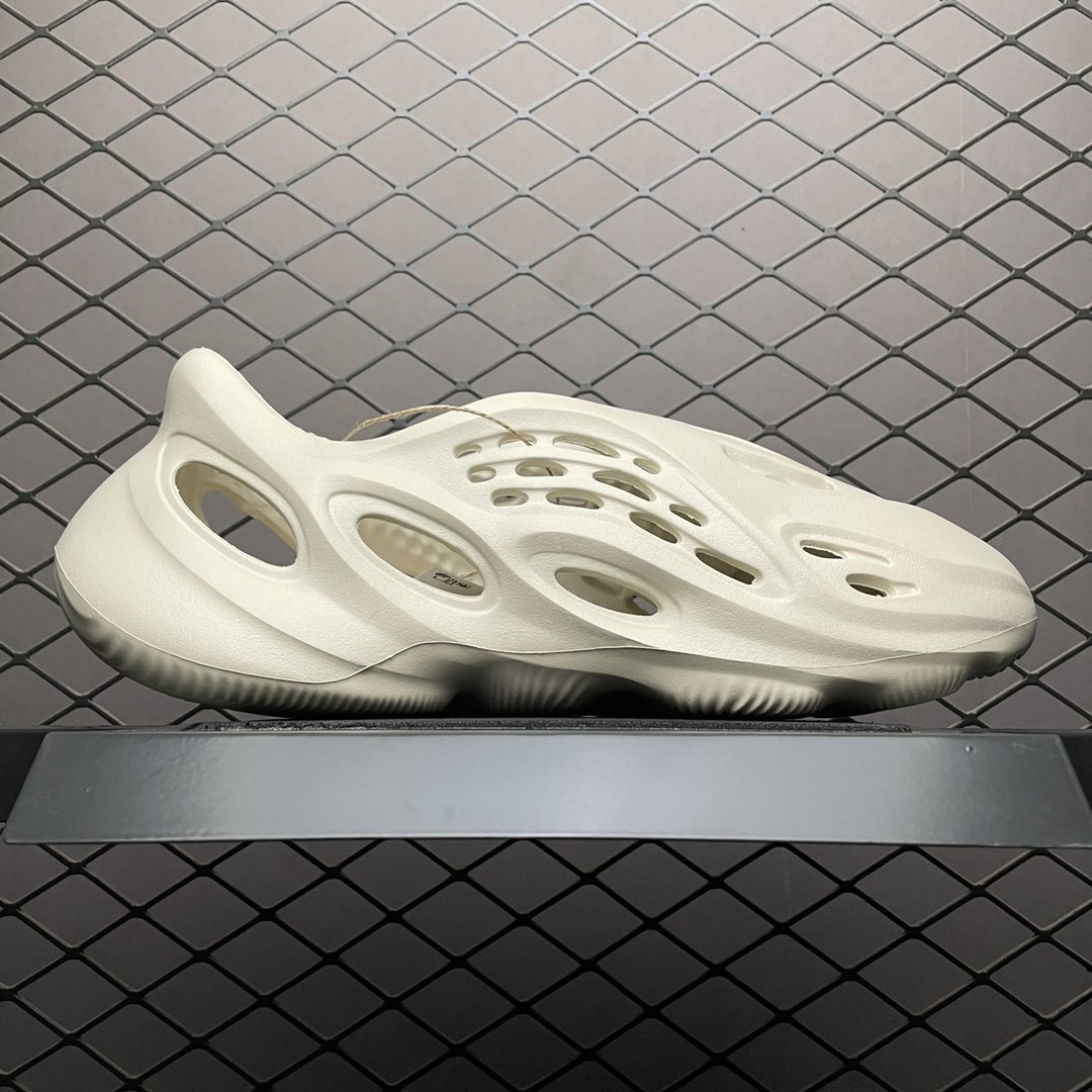 Replica Adidas Yeezy Shoe Adidas Yeezy Foam RunnerSand FY4567Size 38-48