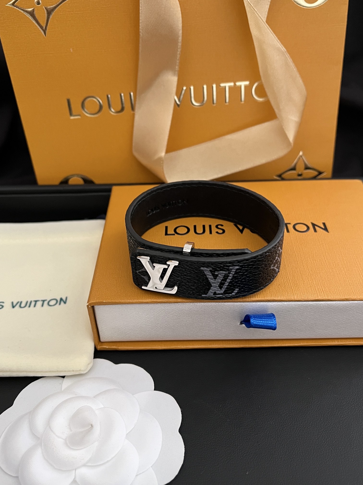 Replica LOUIS VUITTON Bangle
