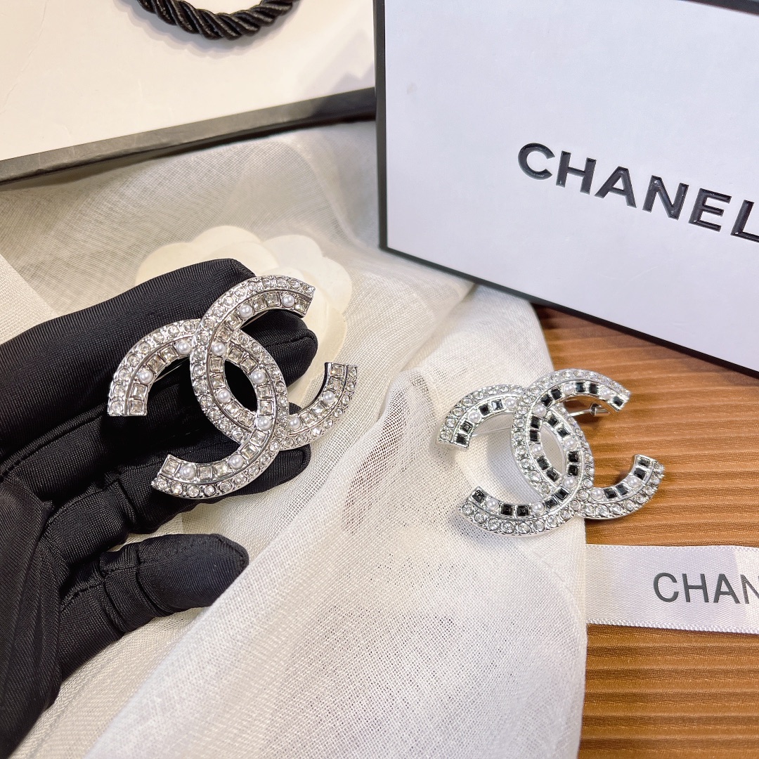 Replica CHANEL Brooch