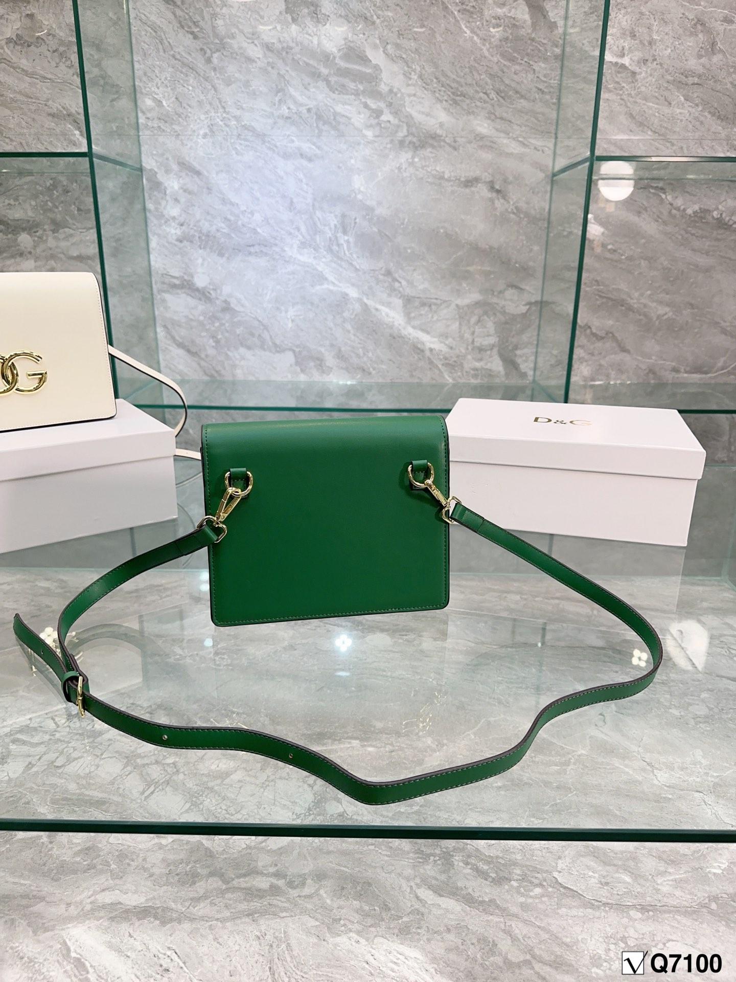 Replica Dolce Gabbana Bag  22*18CM