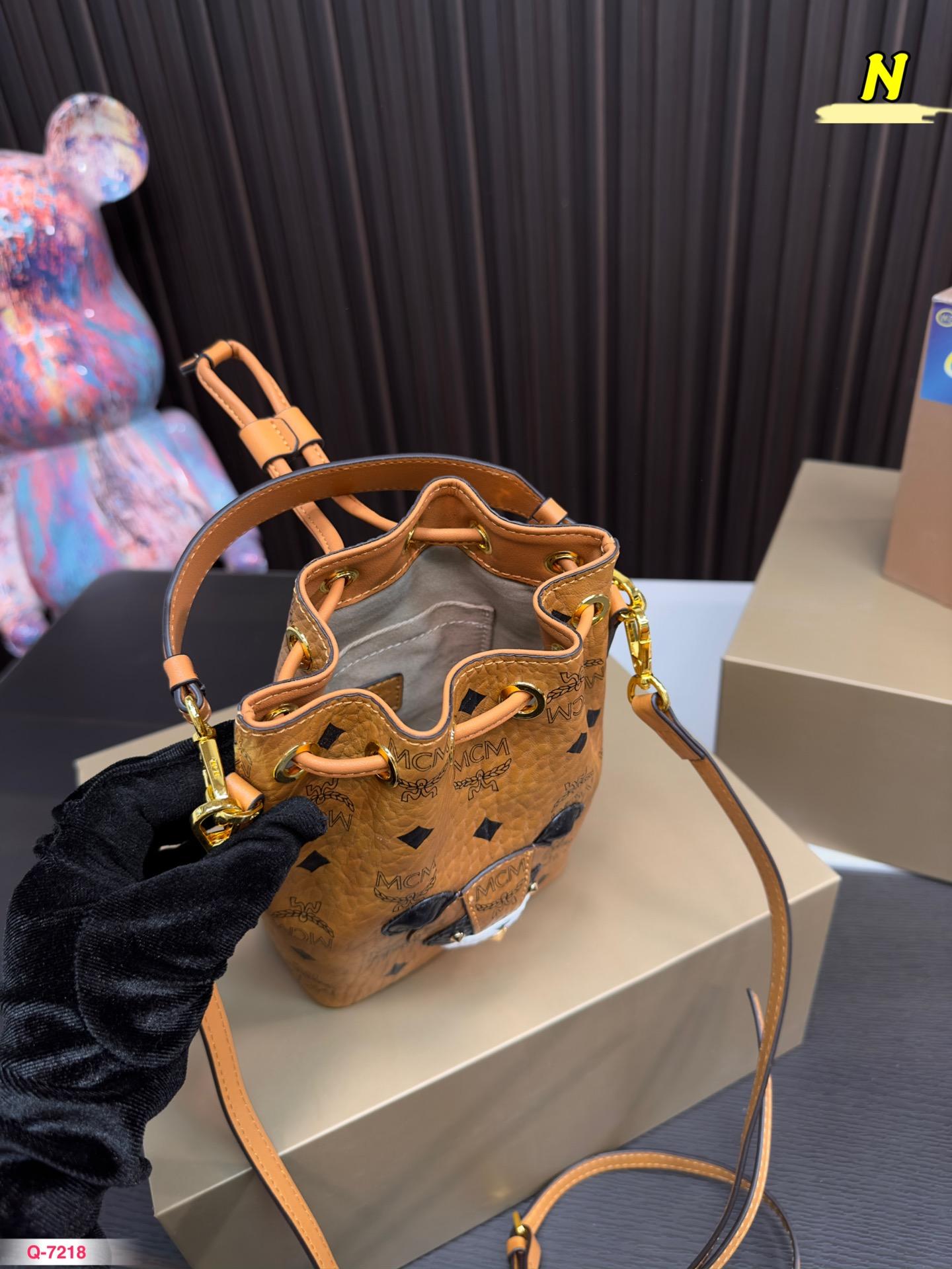 Replica MCM Bag 18*13CM