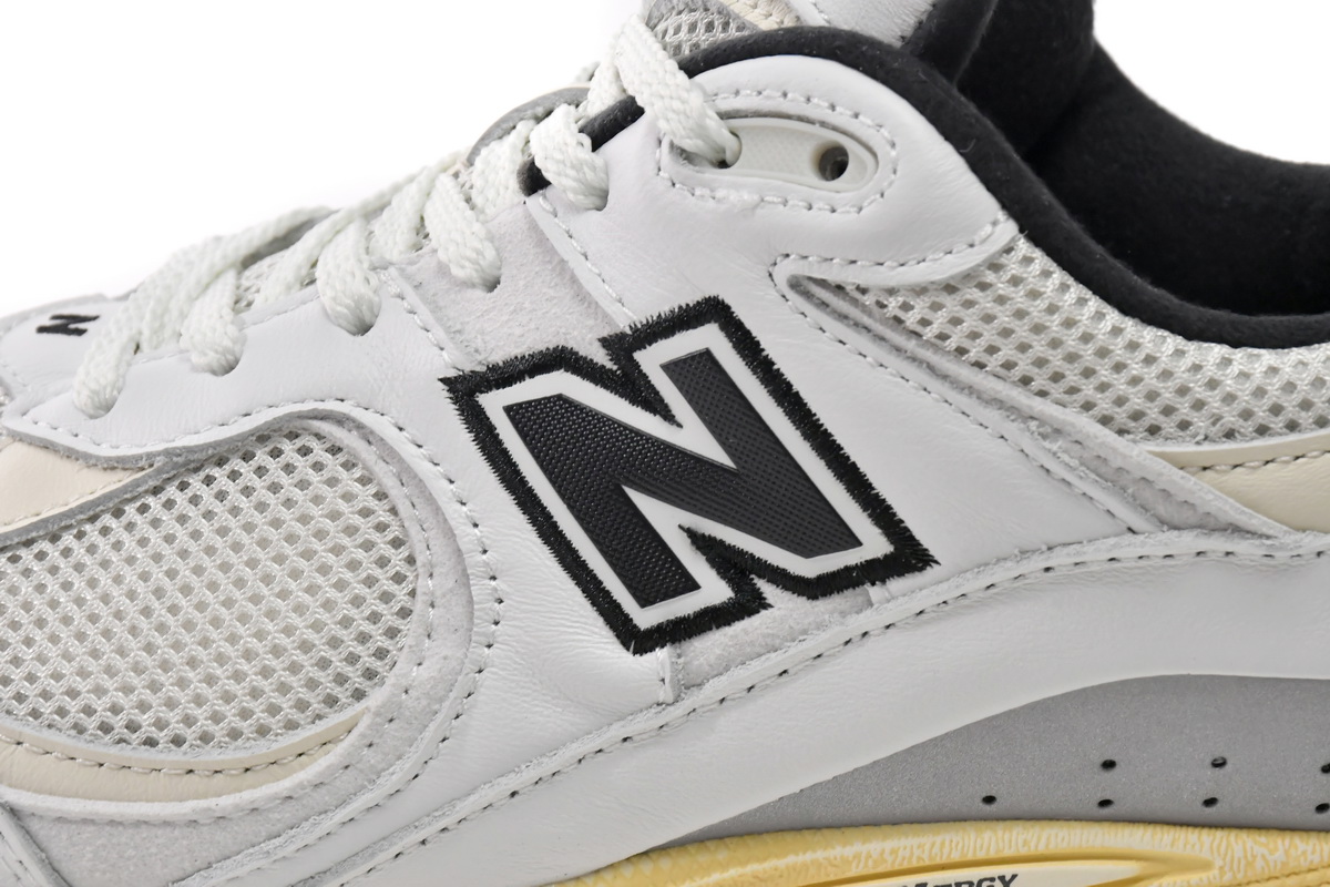 Replica New Balance Shoe New Running Shoes ML2002RT Thisisneverthat x New Balance 2002R White