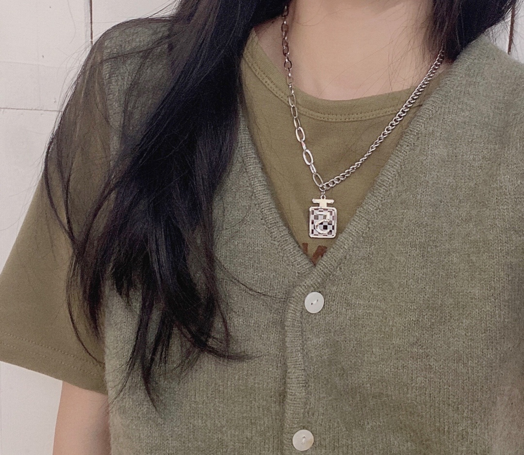 Replica CHANEL Necklace