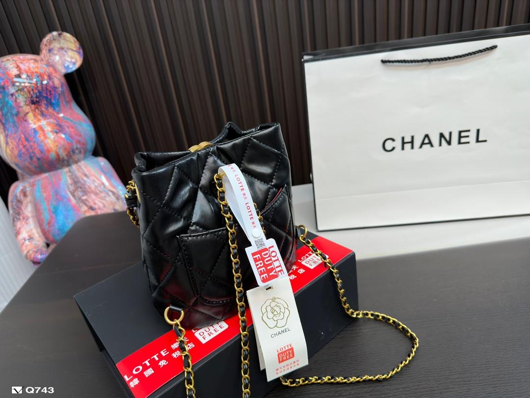 Replica Chanel Bag 18*18CM